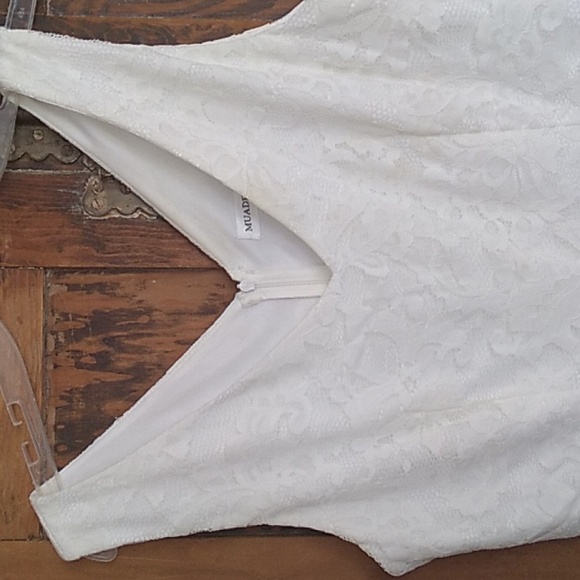 WHITE Never Worn Sleeveless Hi-Lo Vneck Dress - Picture 2 of 7